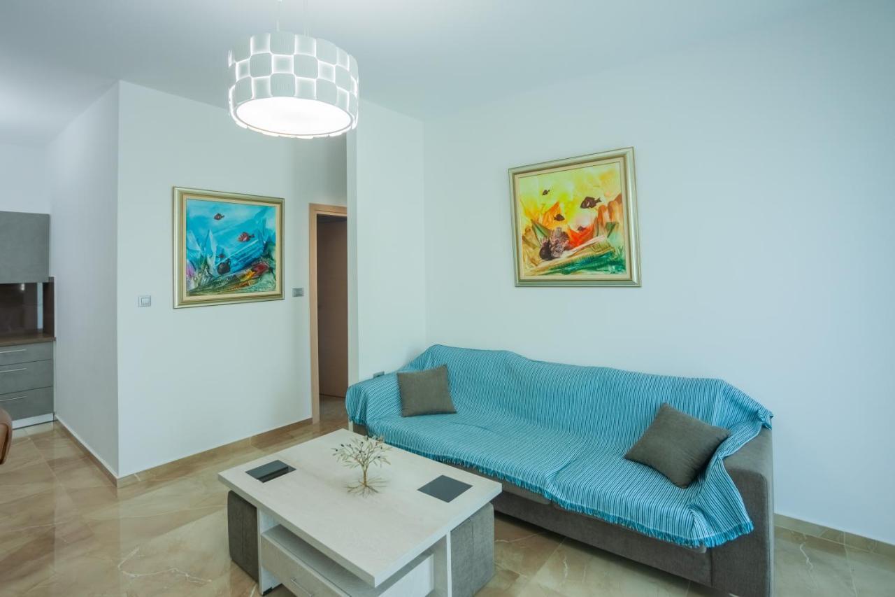 Kavousanos Apartments Истро Экстерьер фото