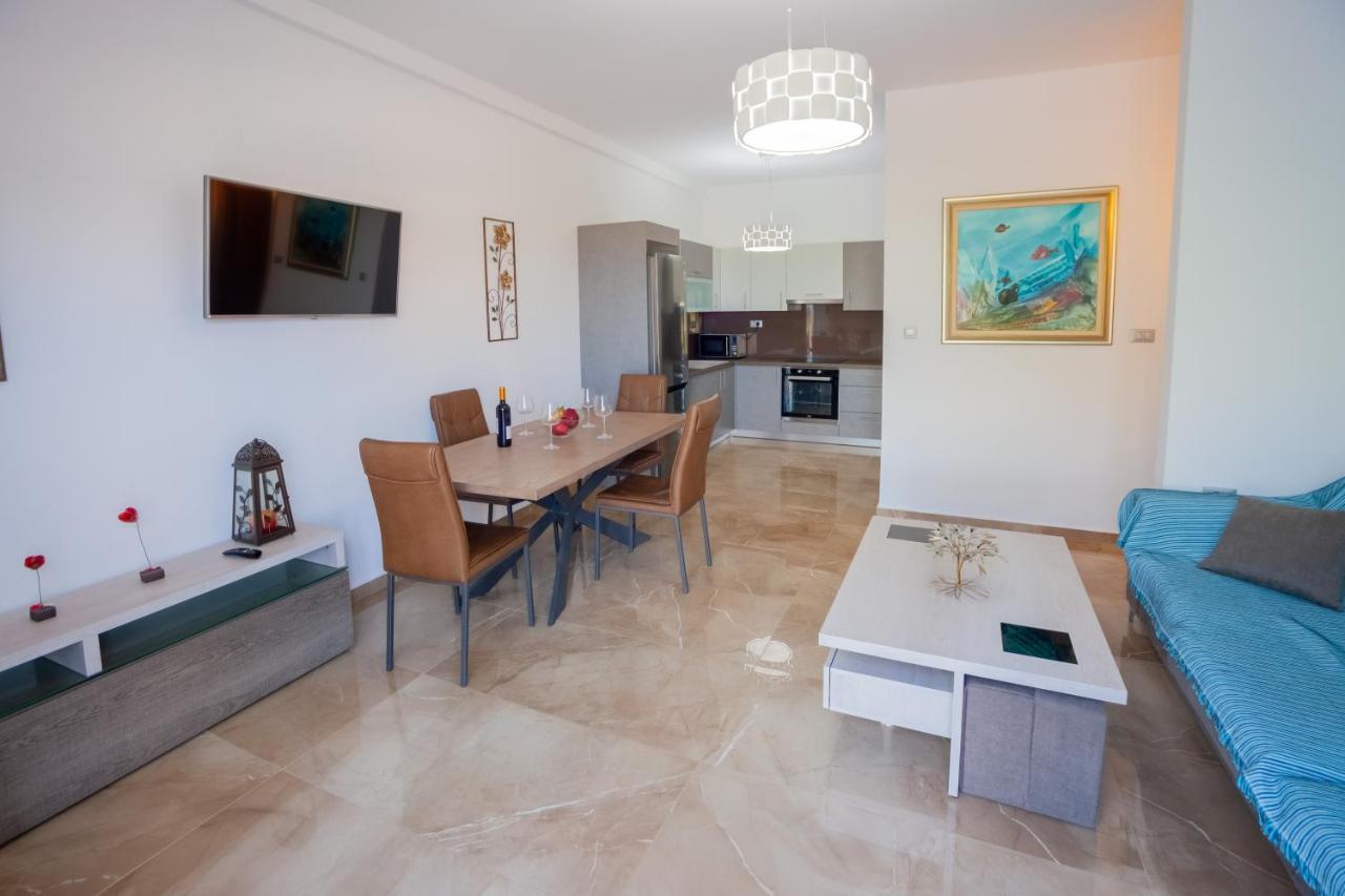 Kavousanos Apartments Истро Экстерьер фото